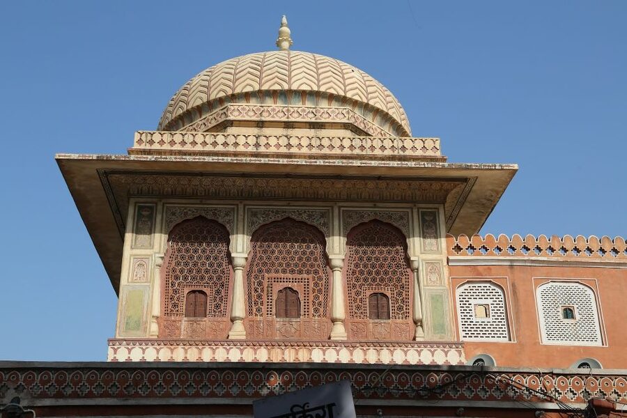 From Delhi: Jaipur Day Trip by Fast Train or Private Car - Jal Mahal and Panna Meena Ka Kund