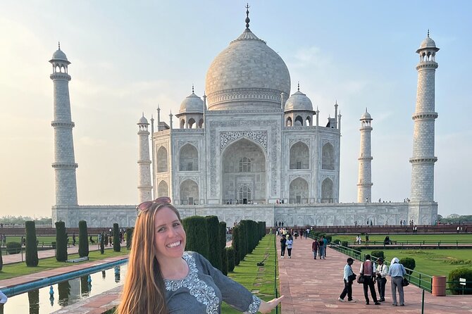 From Delhi: Luxury Group tour of Agra by Car- TOP RATED TOUR - Lunch and the optional buffet