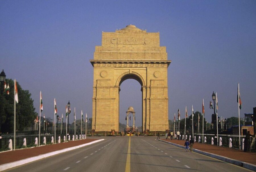 From Delhi: Private 4-Day Golden Triangle Tour with Pickup - The driver and guide system
