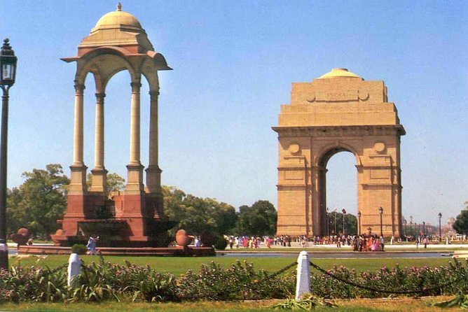 From Delhi: Private 4-Days Golden Triangle Tour - All Inclusive - Day 2: The Taj Mahal and Agra’s main attraction