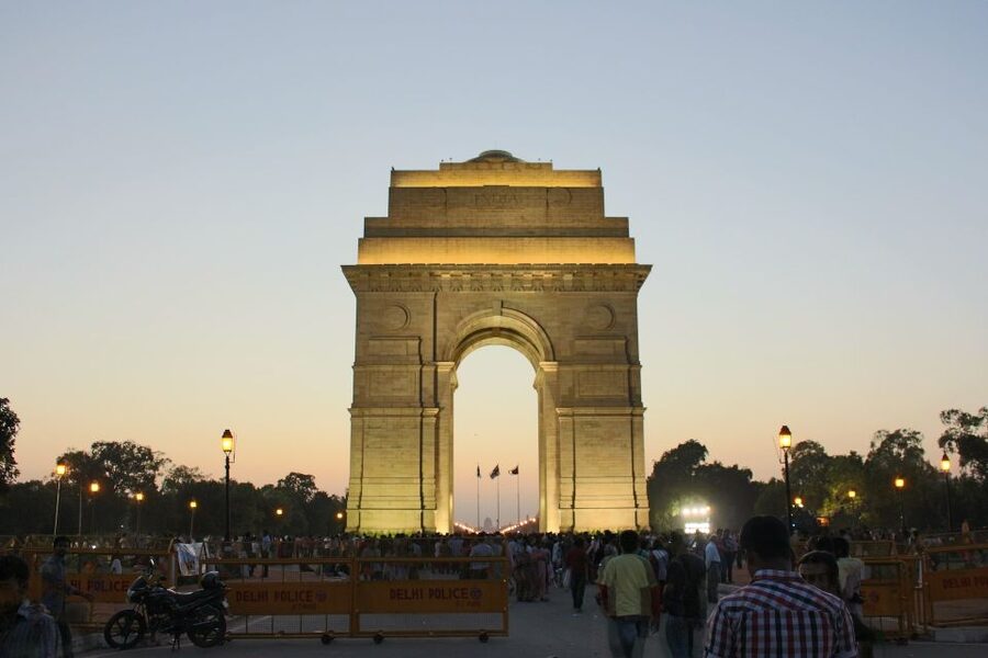 From Delhi: Private 5-Day Golden Triangle Tour - Day 3: Taj Mahal sunrise, Agra Fort, and Chand Baori