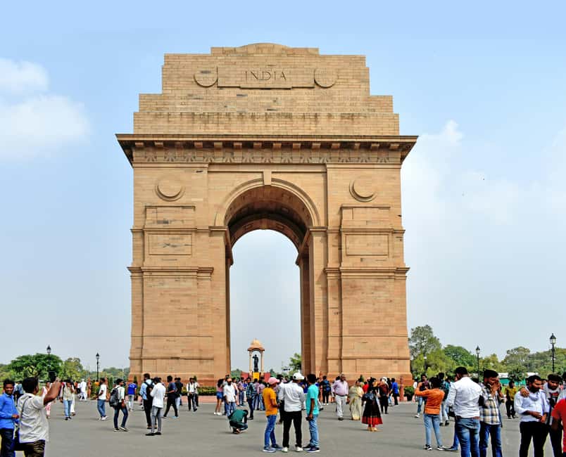 From Delhi: Private 5-Day Golden Triangle Tour - Day 1: Old Delhi lanes and New Delhi monuments