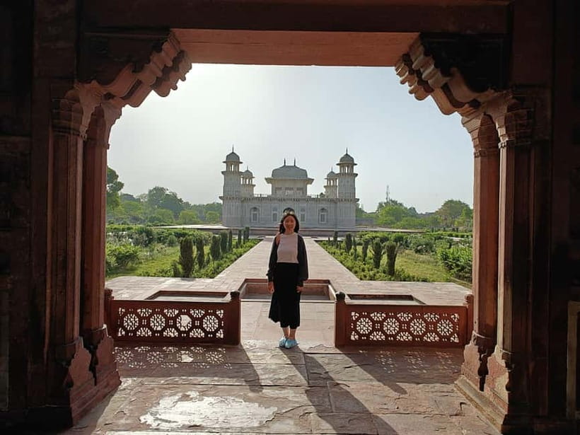 From Delhi: Private Layover Taj Mahal Day Tour By Car - Is a Delhi layover long enough for Agra?