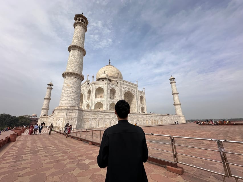 From Delhi: Private Taj mahal and Agra Fort with Car Tour - Agra Fort reveals the power behind the monument
