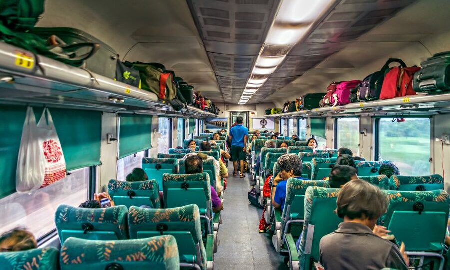 From Delhi: Private Taj Mahal and Agra Tour by Express Train - Lunch at a five-star hotel, with one important booking detail
