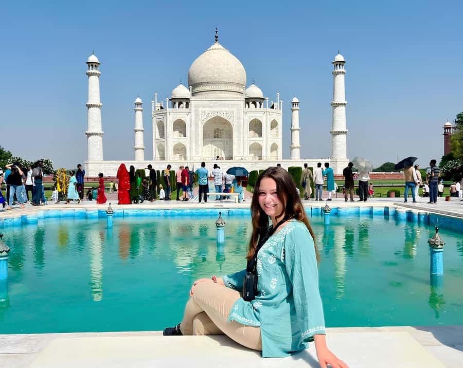 From Delhi: Private Taj Mahal Day Tour with Fast-Track Entry - Agra Fort reveals the Mughal power behind the monument