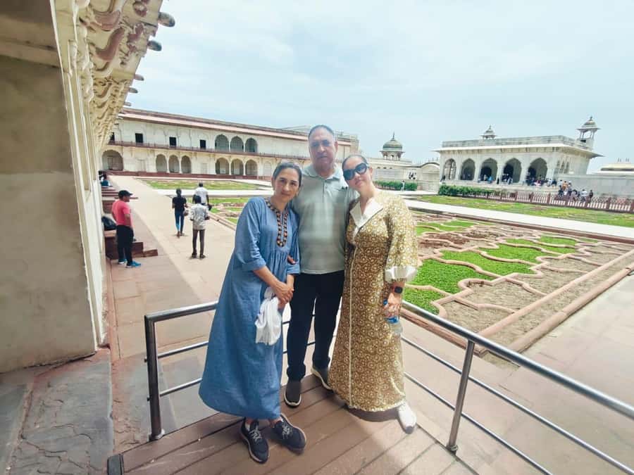 From Delhi: Private Taj Mahal Day Tour with Fast-Track Entry - What the private car and group sizes mean