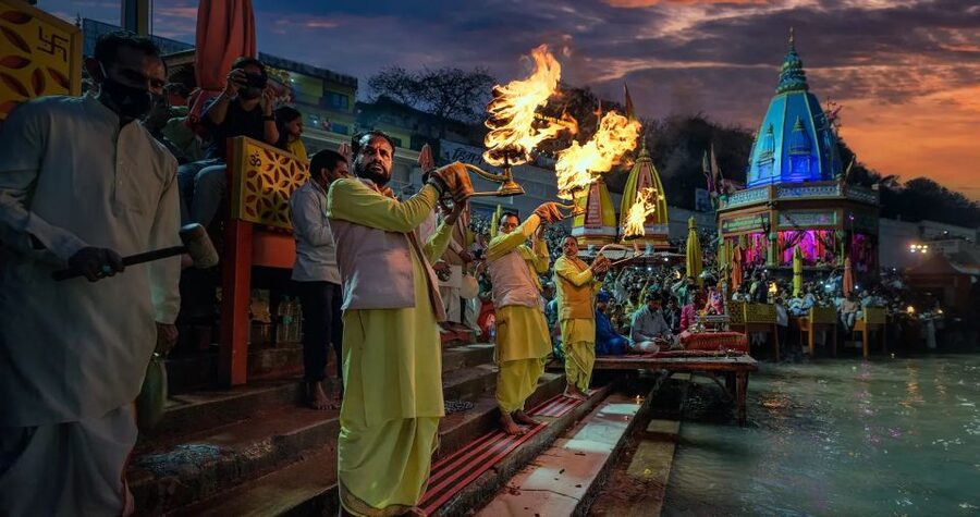 From Delhi: Rishikesh and Haridwar Day Trip - Rishikesh: bridges, river views, and the Beatles Ashram