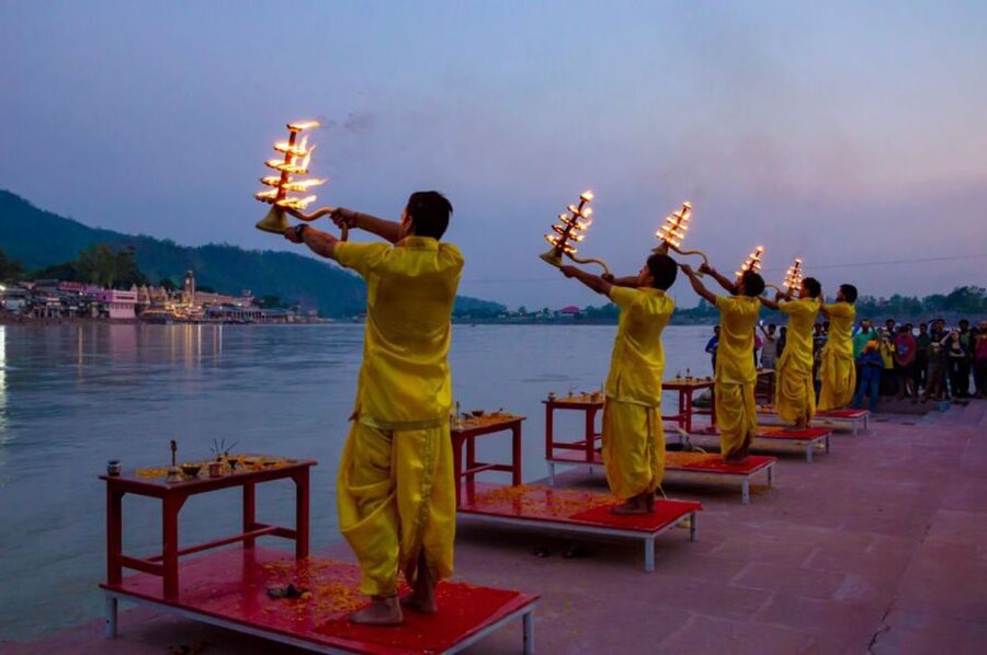 From Delhi: Rishikesh and Haridwar Day Trip - A one-hour yoga session in the city of yoga