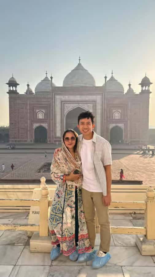 From Delhi: Same Day Taj Mahal Tour with lunch in 5 star - Key Points Before You Book
