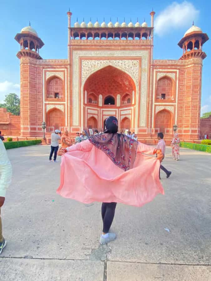 From Delhi: Same Day Taj Mahal Tour with lunch in 5 star - Choosing Sunrise or a Later Taj Visit