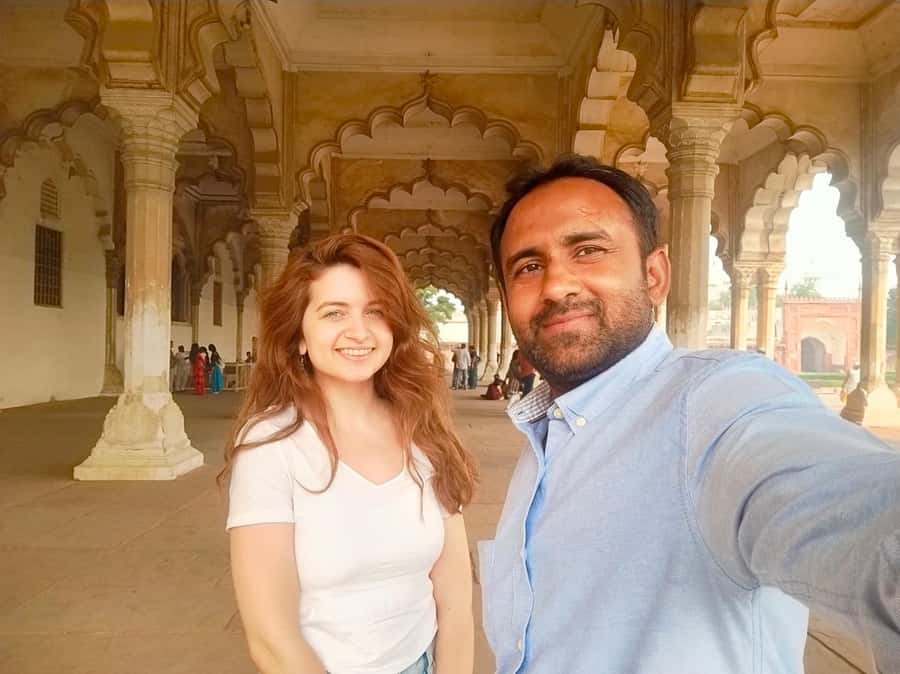 From Delhi: Same Day Taj Mahal Tour with lunch in 5 star - What the Reviews Tell You About the Human Side