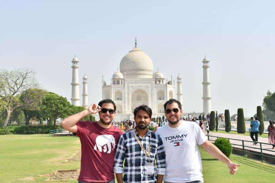 From Delhi: Same Day Taj Mahal Tour with lunch in 5 star - Who Should Choose This Agra Day Trip?