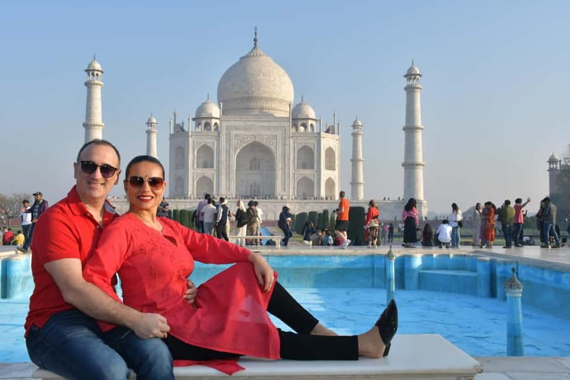 From Delhi: Sunrise Taj Mahal, Agra Fort, & Baby Taj Tour - Breakfast, lunch, and the meal option