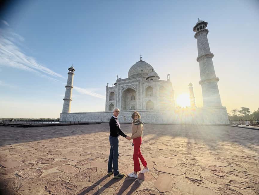 From Delhi: Sunrise Taj Mahal & Agra Tour with 5-Star Meal - Breakfast or lunch at the DoubleTree by Hilton Hotel Agra