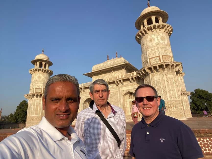 From Delhi: Sunrise Taj Mahal & Agra Tour with 5-Star Meal - Guides, photographs, and the private-car advantage