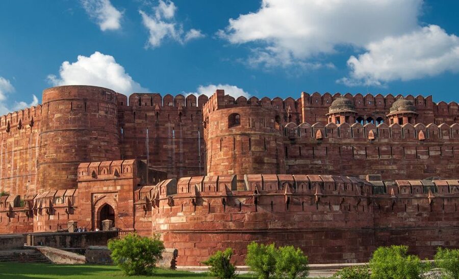 From Delhi: Taj Mahal & Agra City Tour By Gatiman Train - Agra Fort And The Mughal Court