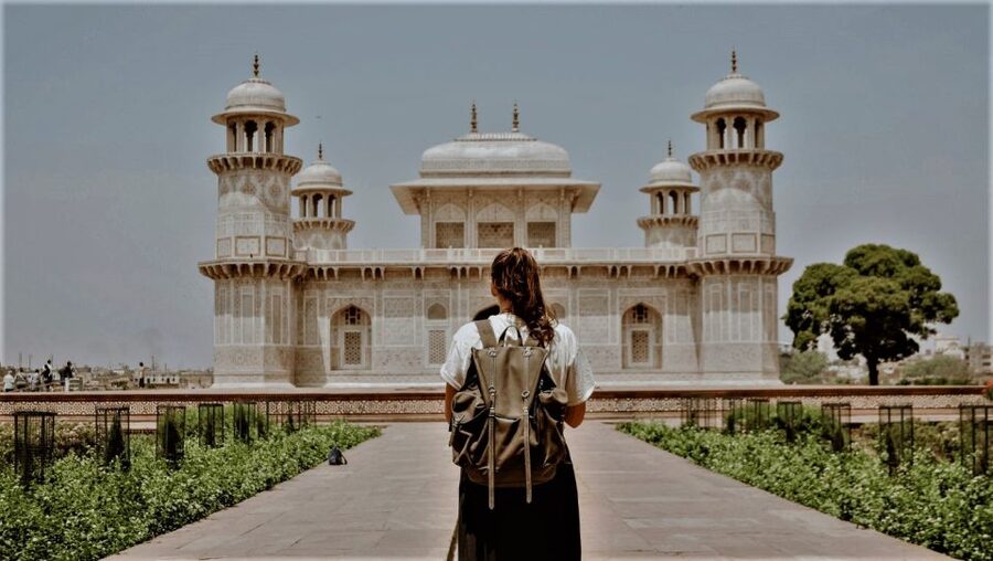 From Delhi: Taj Mahal & Agra City Tour By Gatiman Train - A Private Guide Makes The Difference