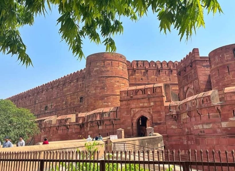 From Delhi: Taj Mahal & Agra Day Tour by Superfast Train - Dinner on the train and return to Delhi