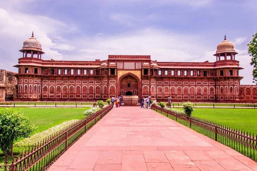 From Delhi: Taj Mahal & Agra Day Tour with Fatehpur Sikri - The Taj Mahal, best seen before the crowds build