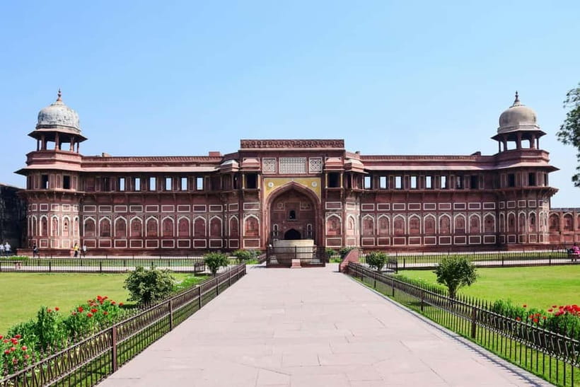 From Delhi: Taj Mahal, Agra & Mathura Tour by Car - Two hours beneath the Taj Mahal