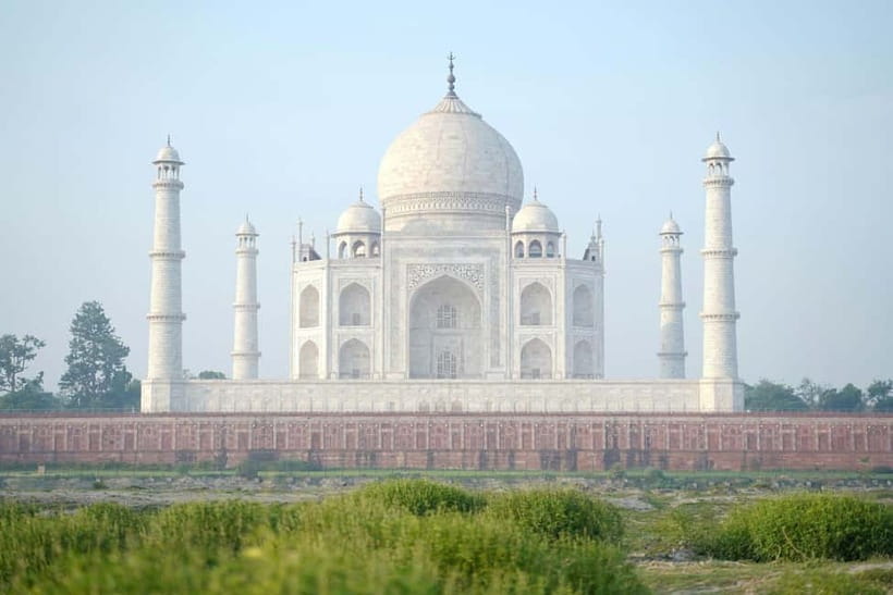 From Delhi: Taj Mahal, Agra & Mathura Tour by Car - Banke Bihari Temple and its intense devotional mood