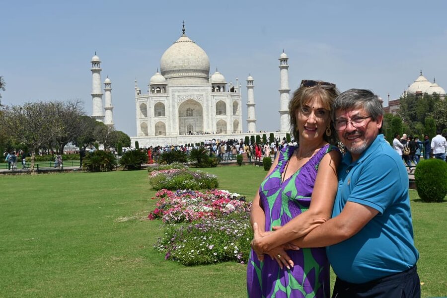 From Delhi : Taj Mahal & Agra Private Day Tour by Car - Private guide quality and what it adds