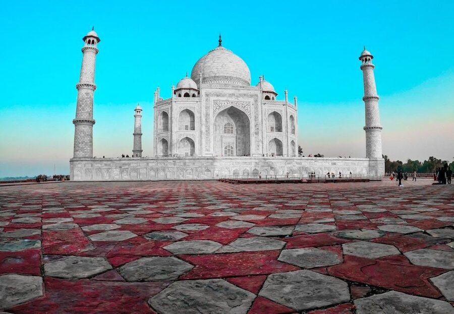 From Delhi: Taj Mahal & Agra Private Day Trip with Transfers - A five-star buffet lunch at Courtyard by Marriott Agra