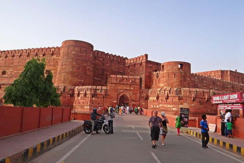 From Delhi: Taj Mahal & Agra Tour with Lunch at Marriott - Guides, Drivers, and Personal Service