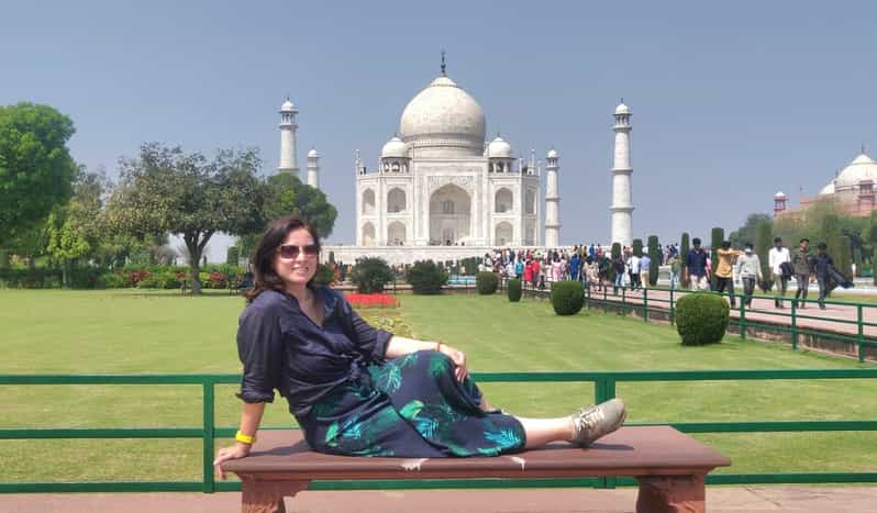 From Delhi: Taj Mahal Private Tour by Car with Entrance Fees - Agra Fort adds the Mughal story