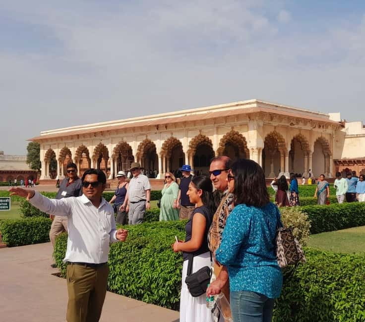 From Delhi: Taj Mahal Sunrise and Agra Fort Private Tour - Agra Fort and the Mughal connection