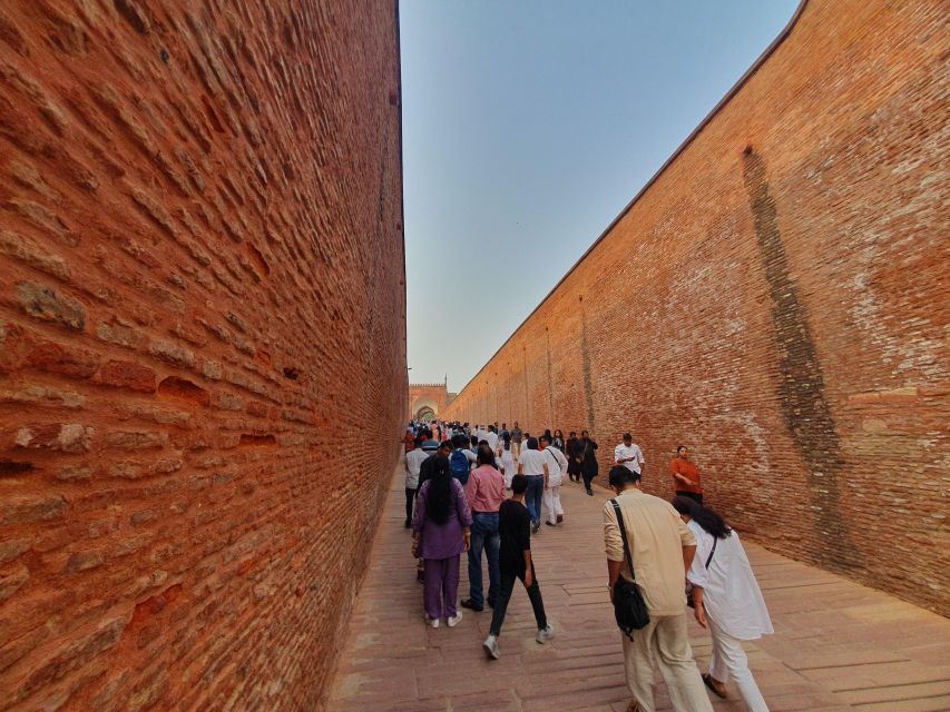 From Delhi: Taj Mahal Tour with Professional Photographer - Should you book this Delhi to Agra experience?