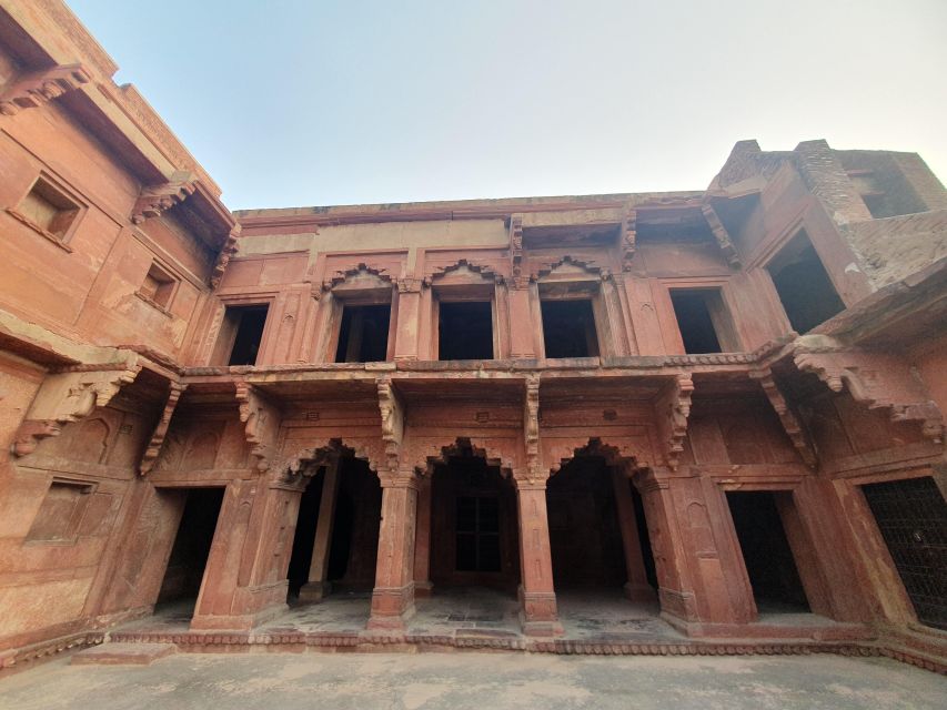 From Delhi: Taj Mahal Tour with Professional Photographer - The driver, car, and private format