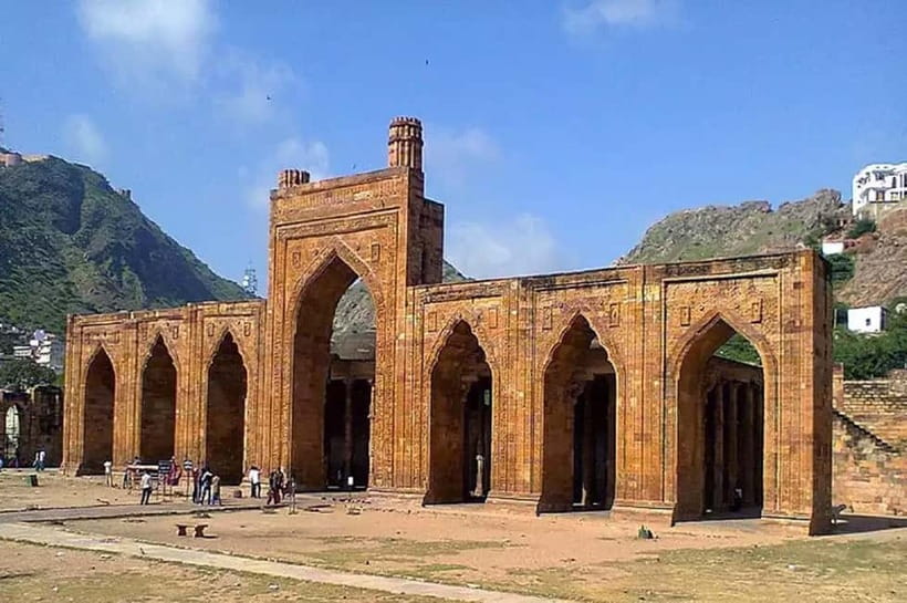 From Jaipur : Private Ajmer Pushkar Tour by Cab - Camel rides and the small desert outside Pushkar