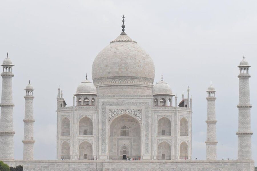 From Jaipur: Private Taj Mahal Sunrise & Agra Fort Tour - Lunch and optional craft shops