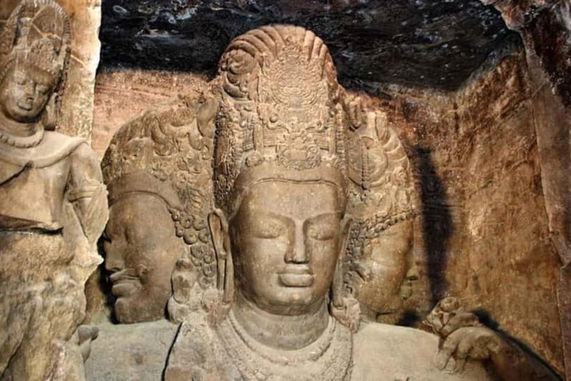 From Mumbai: Half-Day Elephanta Caves Tour with Ferry Ride - Meeting Your Guide at the Gateway of India