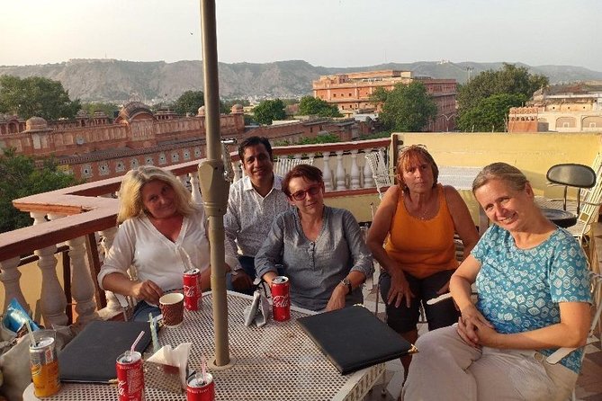 Full-day Jaipur Private Sightseeing Tour by Car with Guide - Hawa Mahal: a quick look at Jaipur’s famous facade