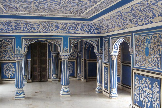 Full-day Jaipur Private Sightseeing Tour by Car with Guide - Patrika Gate ends the day with color and photographs