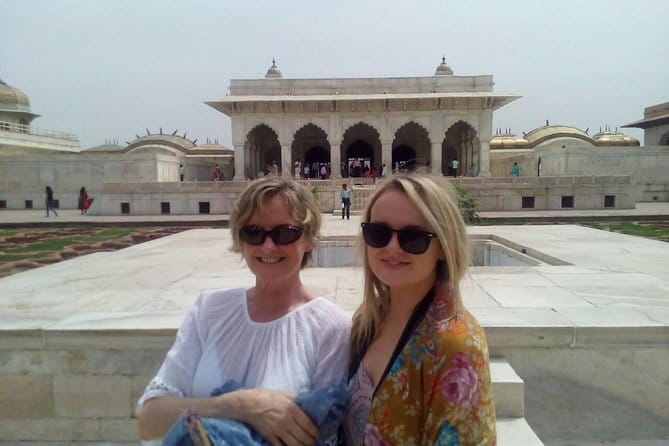 Full day Jaipur sightseeing tour by tuk tuk. - Jal Mahal: a short stop beside the water
