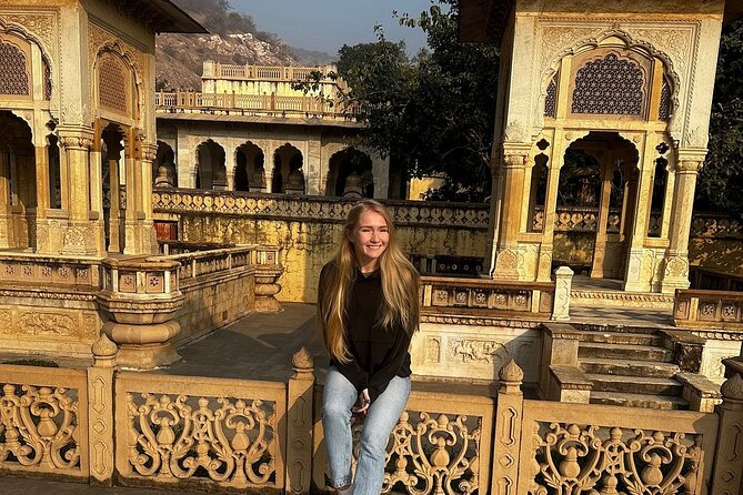 Full-Day Jaipur Tour with Guide and Private Car - Amer Fort: give the first two hours to Jaipur’s grand entrance