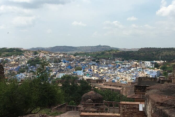 Full Day Jodhpur City Sightseeing Tour by Tuk Tuk Taxi - Walking through the Blue City adds the human side