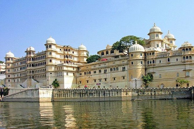 Full-Day Private City Tour of Udaipur Including Boat Ride in Lake Pichola - Folk Art at Bhartiya Lok Kala Mandal