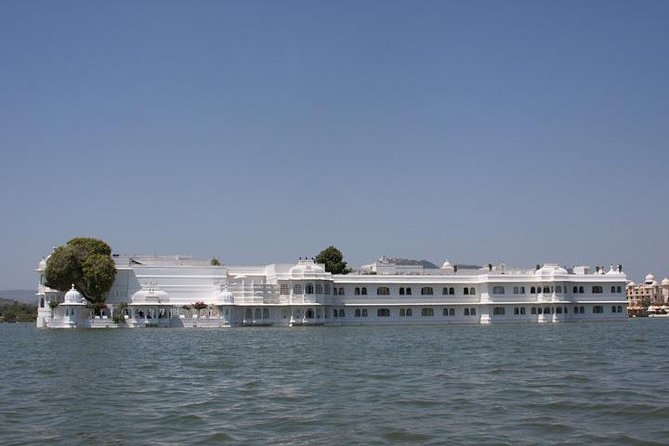 Full-Day Private City Tour of Udaipur Including Boat Ride in Lake Pichola - Two Hours Inside Udaipur City Palace