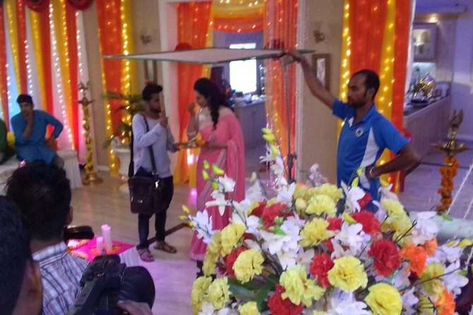 Full-Day Private Slum and Bollywood Tour with DANCE. - Bandstand Promenade and famous Bollywood homes