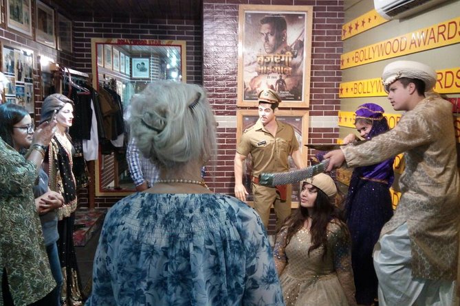 Full-Day Private Slum and Bollywood Tour with DANCE. - Practical advice before you go