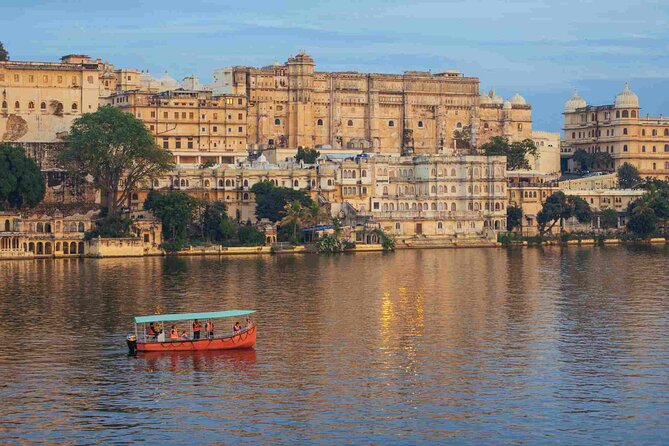 Full-Day Private Udaipur Sightseeing Tour with optional Guide - Why a private car works well in Udaipur
