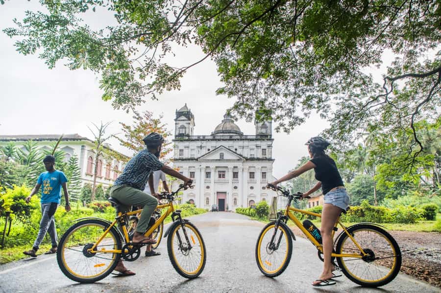 Goa: Old Goa and Divar Island E-Bike Tour with Snacks - The guides make a real difference