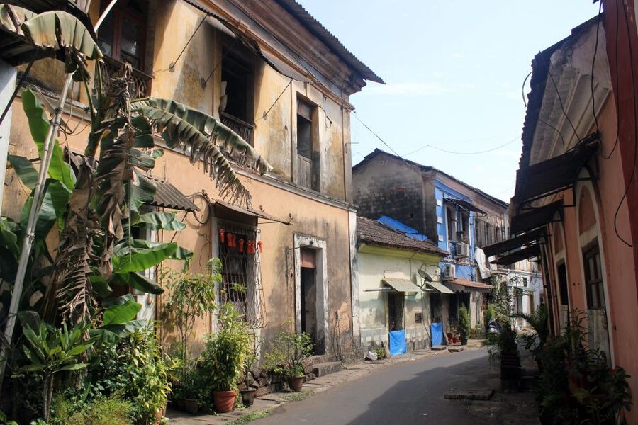 Goa: Pub Crawl - Stop two: learning why feni matters