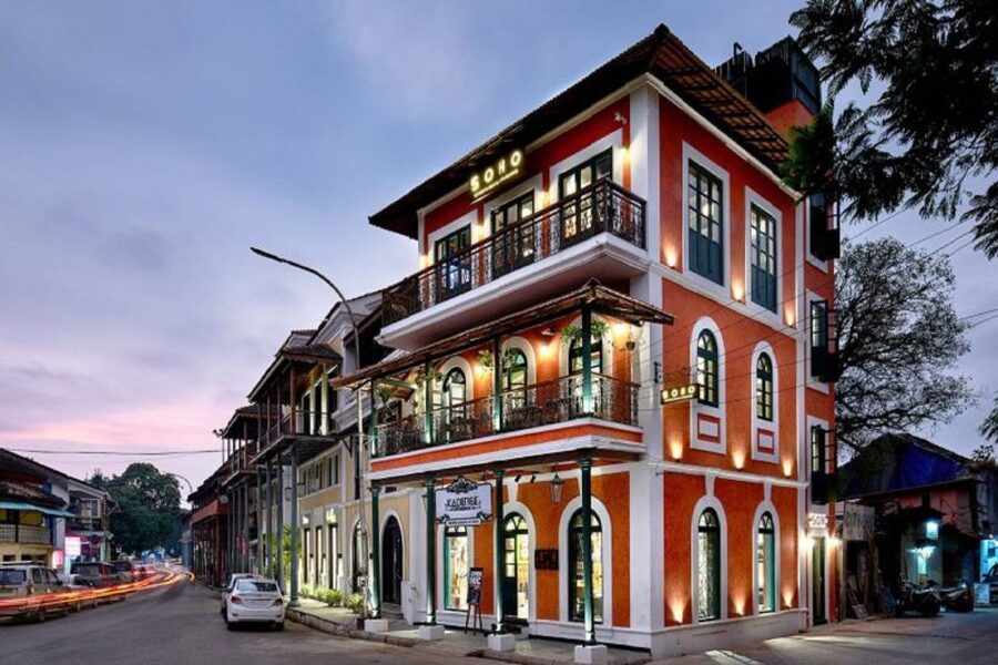 Goa: Pub Crawl - Stop one: draft beer or wine beside the river