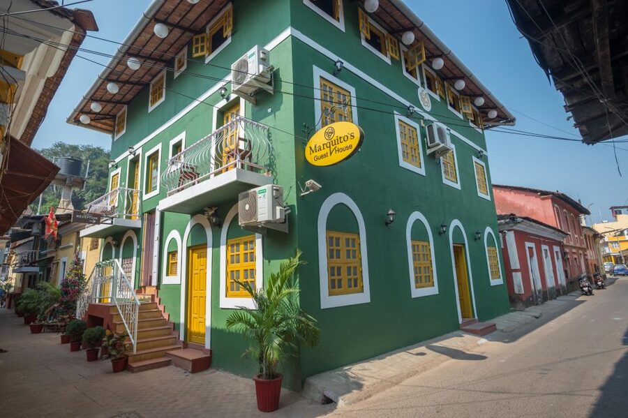 Goa Shore excursions : All inclusive Small Group tour - St. Cajetan Church and the old Portuguese capital